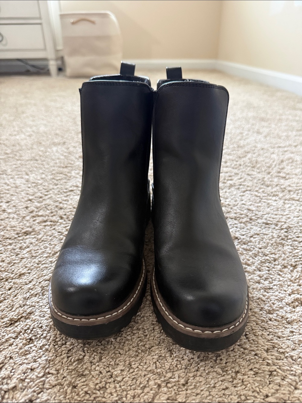 Universal Thread Women’s Black Chelsea Boots - Classic Pull-On Style